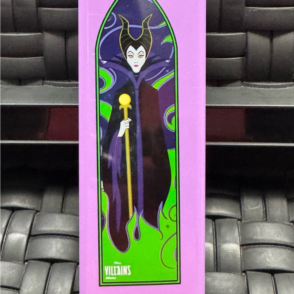 Water Bottle 25 Ounce Disney Villains Evil Queen, Ursula Maleficent Cruella NWT